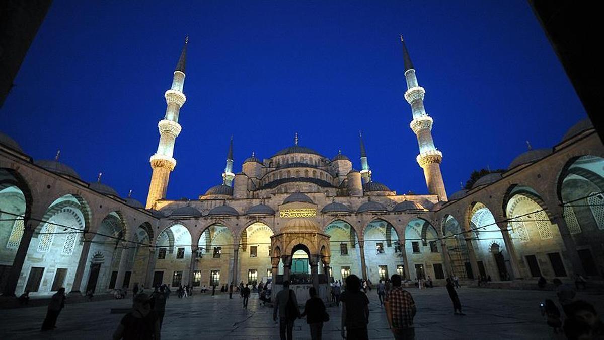 20 rekat Regaip Kandili namazı! Diyanet 20 rekatlık Recep ayı namazı ne zaman kılınır? Regaip Kandili gecesi namazı kaç rekat, nasıl niyet edilir?