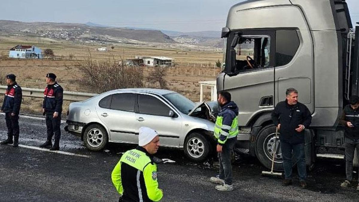 Nevşehir’de otomobil ile TIR çarpıştı: 1 ölü, 3 yaralı