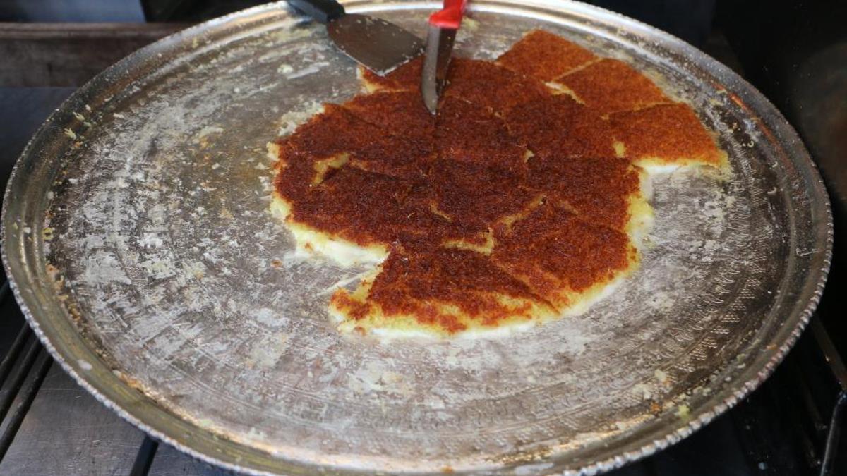 Diyarbakır'da ayak üstü tüketiliyor: Ustası sadece 1 ilçede! Turistler sırrını araştırıyor