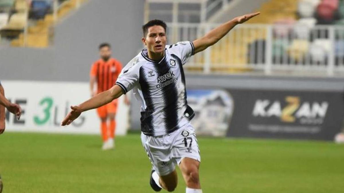 Altay’ın 20 yaşındaki golcüsü Ünal Alihan Kavlak resmen parladı