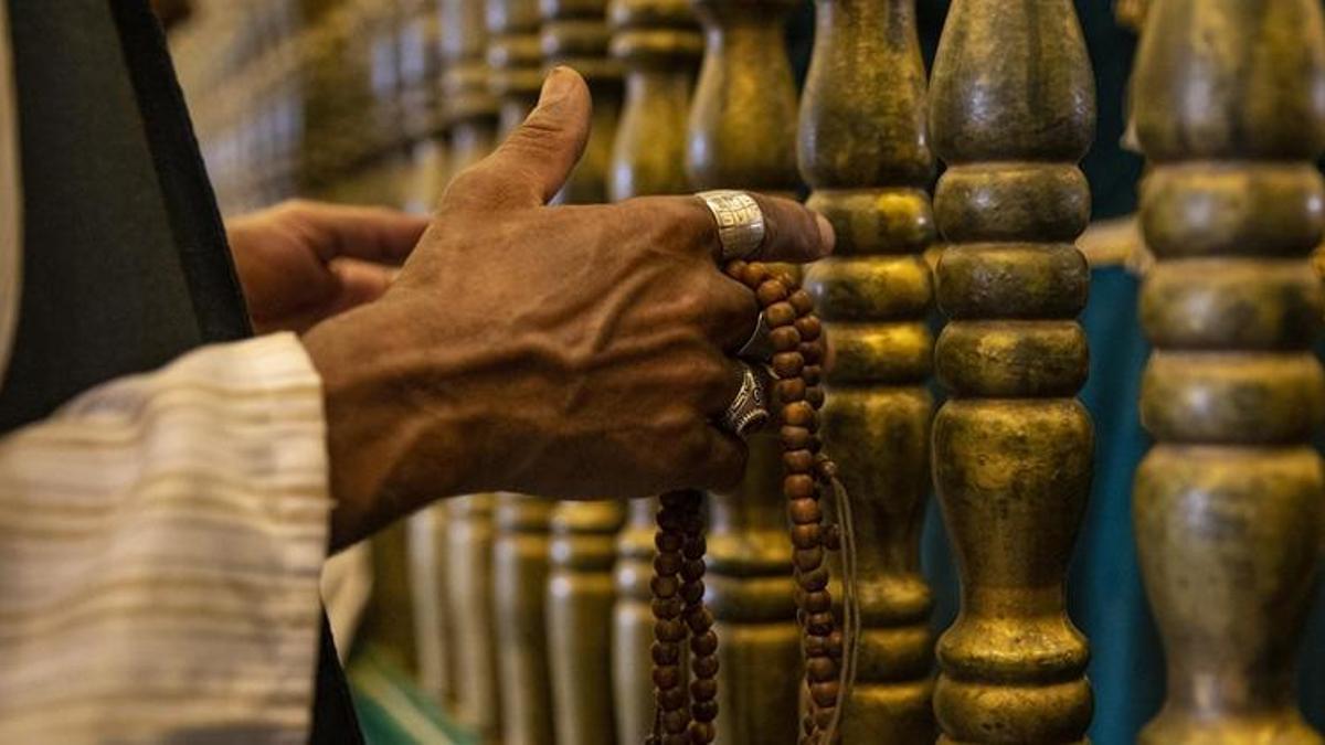 Regaip Kandili'nde zikirler nasıl yapılır? Regaip Kandili'nde yapılan zikirler nelerdir? Regaip Kandili'nde zikirler neden yapılır?