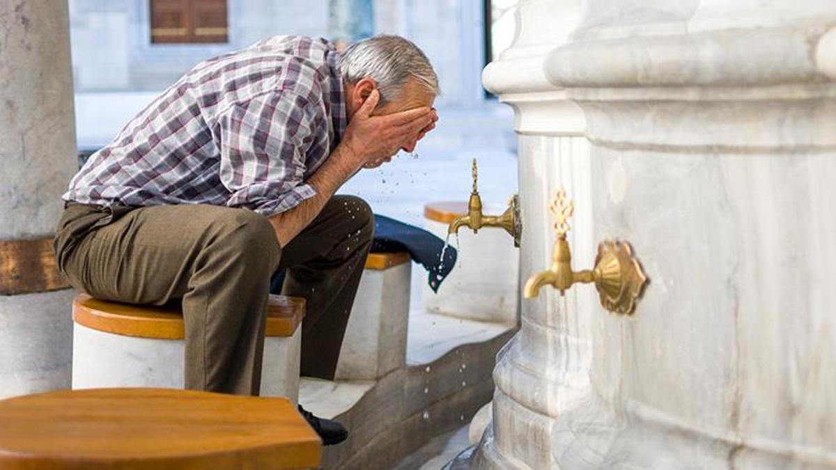 Abdestsiz Zikir Çekilir Mi? Regaip Kandili Gecesinde abdestsiz zikir çekilir mi?