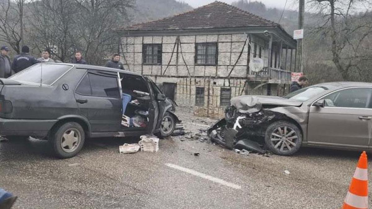 Fatsa'da iki otomobil çarpıştı: 1 yaralı