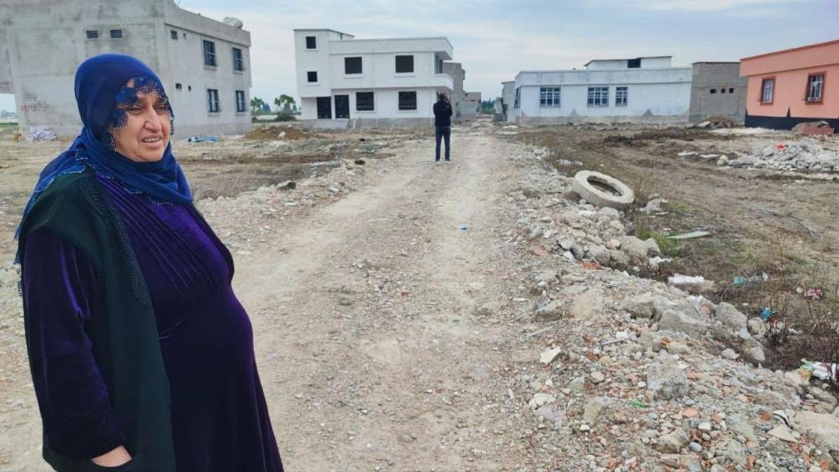 Adana'da yeni yapılan evler yolsuz kaldı! Vatandaşlar mağdur oldu