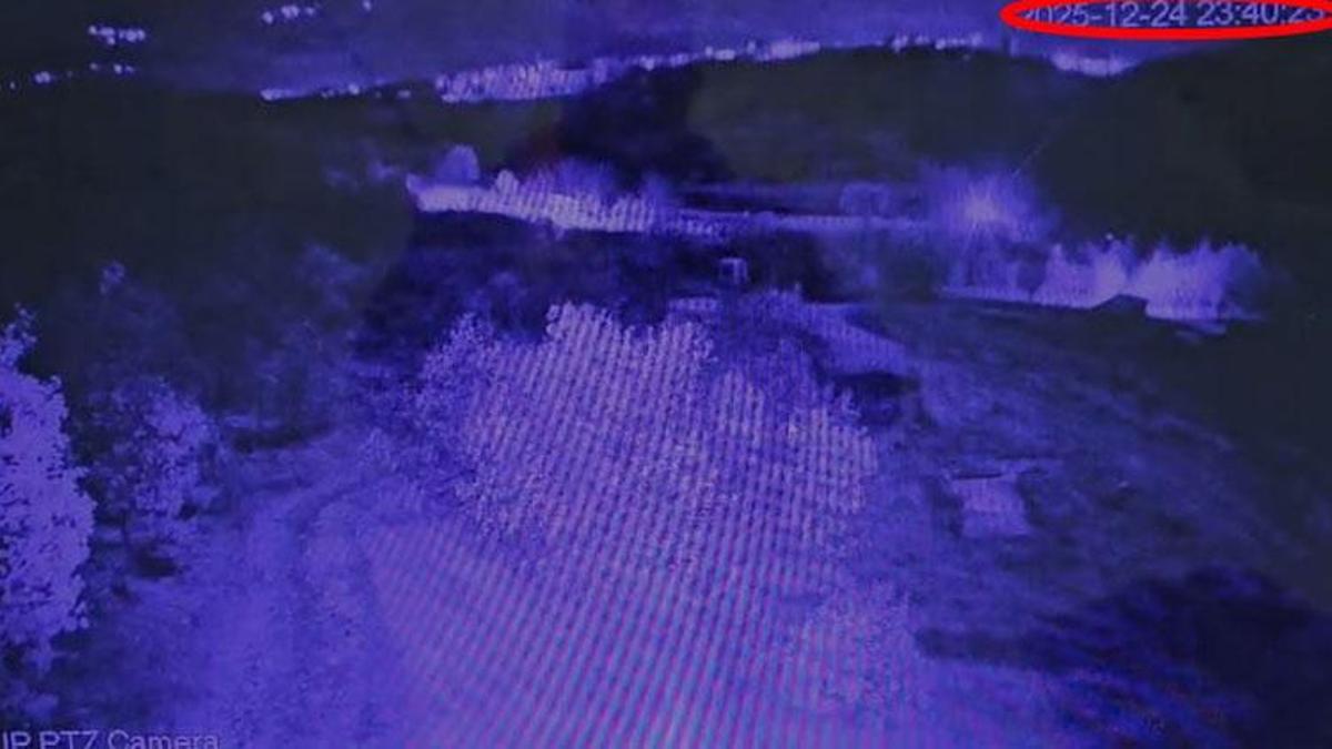 Tunceli’de gökyüzünde patlama sesi ve parlak ışık kamerada