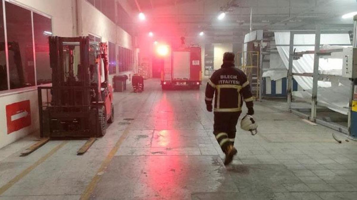 Bilecik'te tekstil fabrikasında çıkan yangında 3 işçi hastanelik oldu