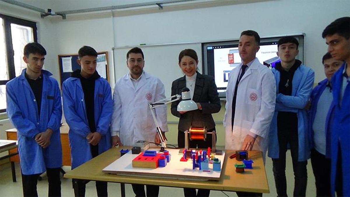 Lise öğrencilerinden büyük başarı! Atıl malzemelerden ürettiler: Bizleri gururlandırıyor