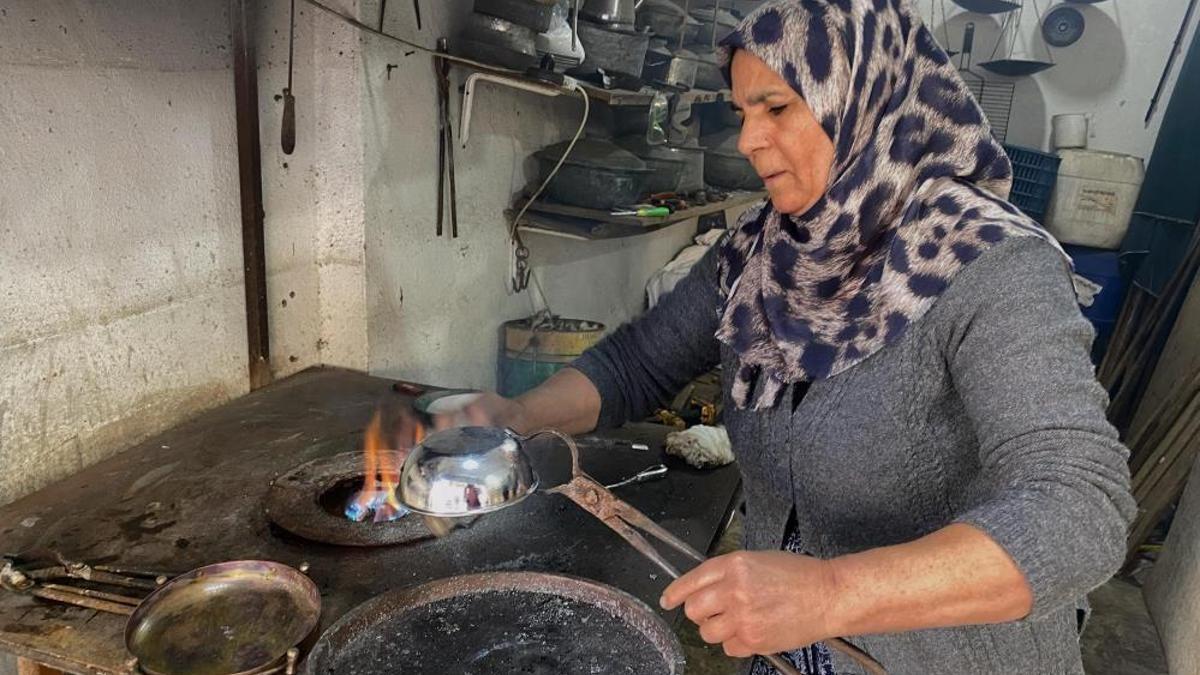 Bu işi yapan tek kadın Balıkesir'de! 50 yıldır mesleği icra ediyor