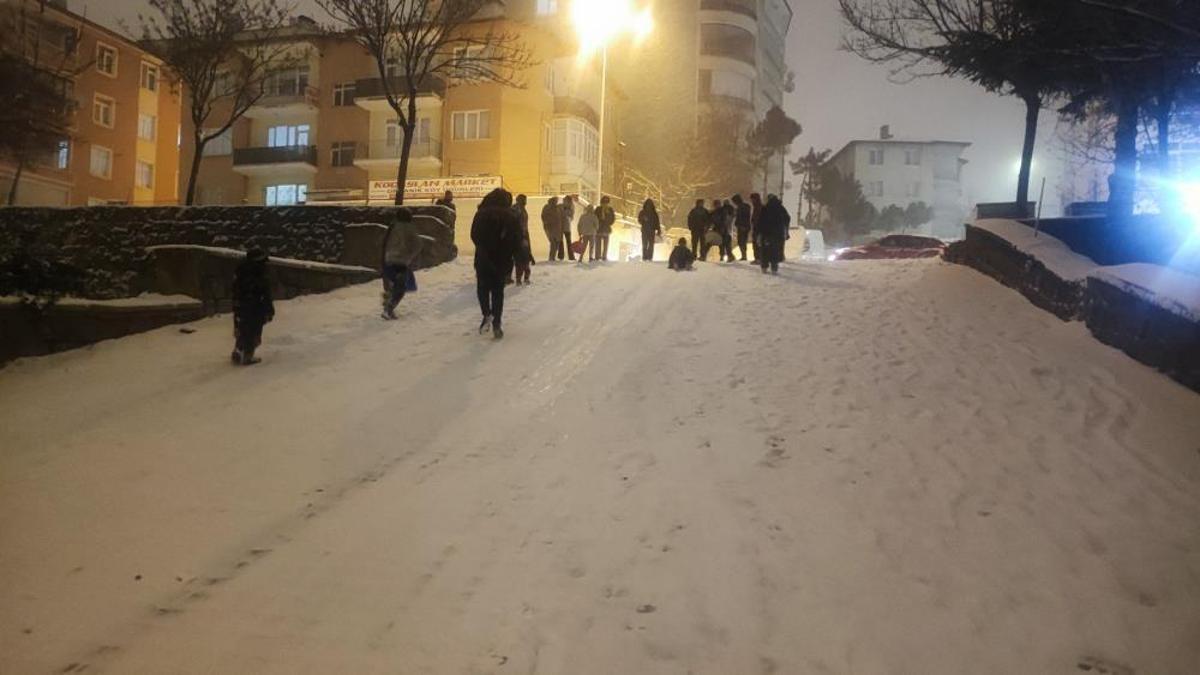 Şanlıurfa'da okullar tatil mi? Bugün okul var mı? 29 Aralık 2025 Pazartesi Şanlıurfa'da okullar tatil edildi mi? Açıklama geldi
