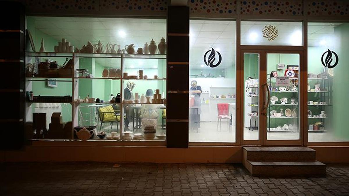 Muş'ta bir yılda iki defa kanseri yenen kadın açtığı atölye ile hayata tutunuyor