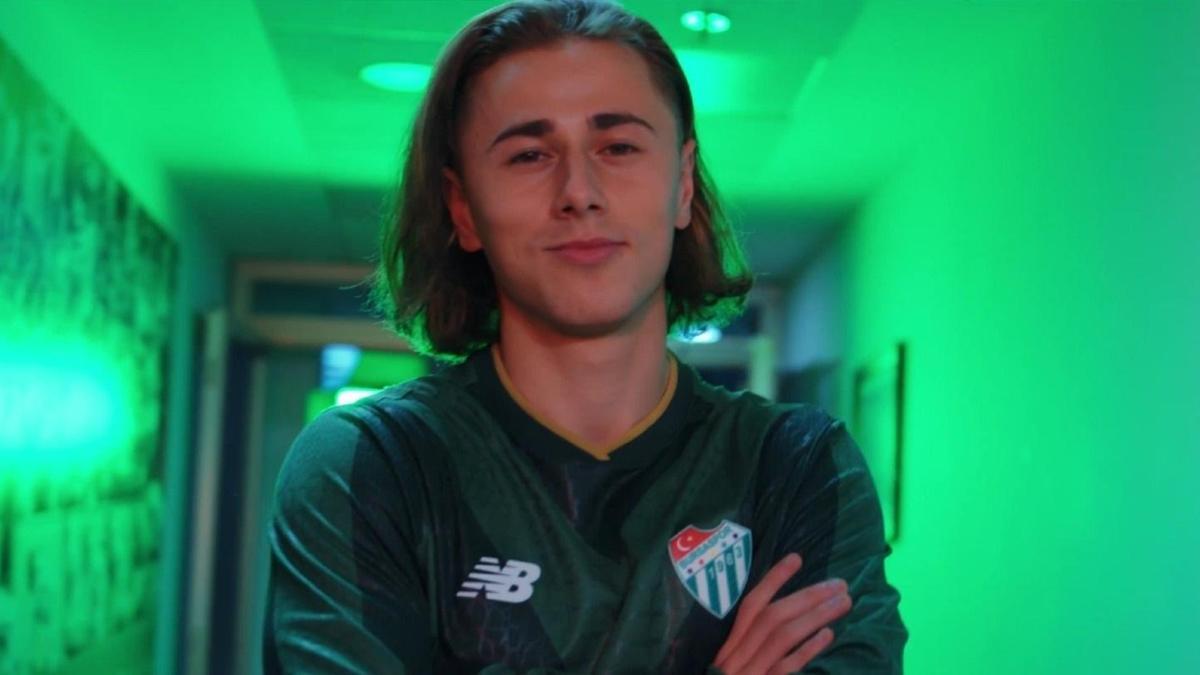 Bursaspor transfere ara vermiyor! Orta saha oyuncusu yıl sonuna kadar kiralandı