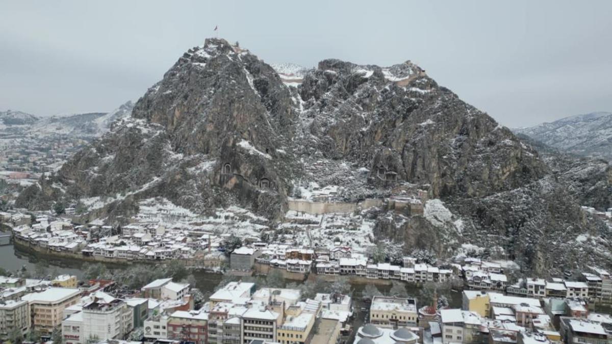 Amasya'da okullar tatil mi? Yarın okul var mı? 30 Aralık 2025 Pazartesi Amasya'da okullar tatil edildi mi? Açıklama geldi