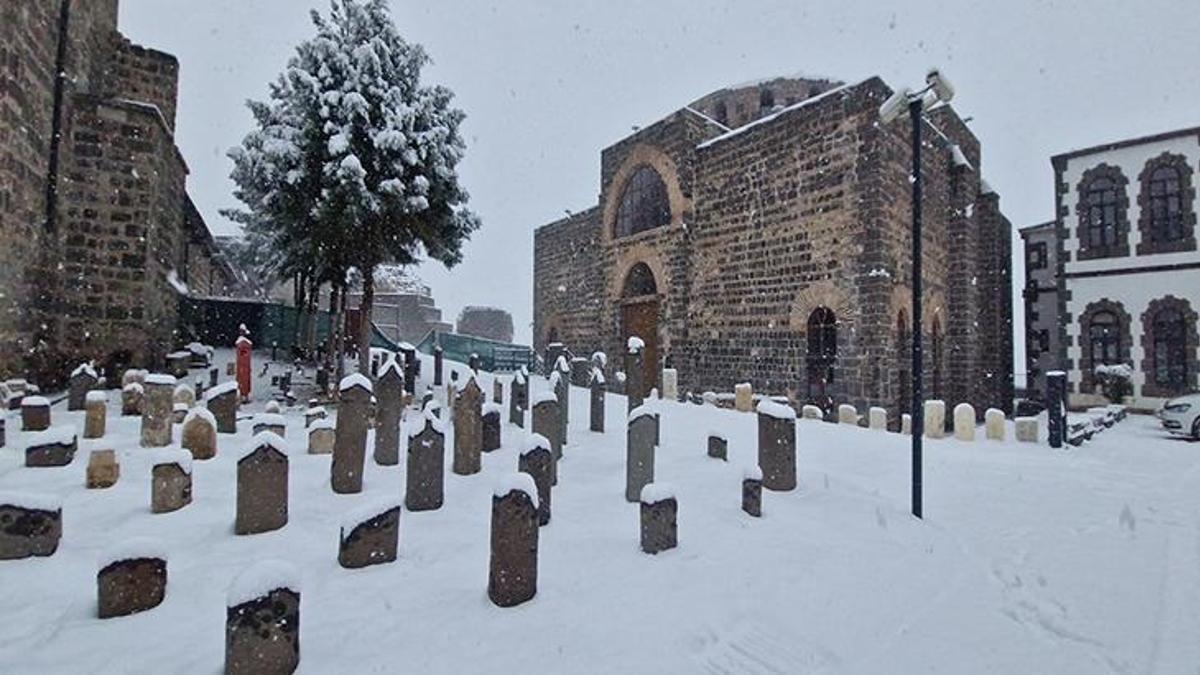 Diyarbakır'da okullar tatil mi? Yarın okul var mı? 31 Aralık 2025 Çarşamba Diyarbakır'da okullar tatil edildi mi? Açıklama geldi