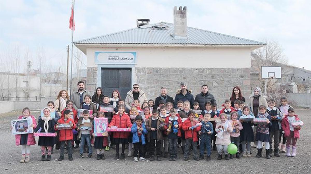 Çocukların dileği gönüllü çalışanlar ile gerçek oluyor