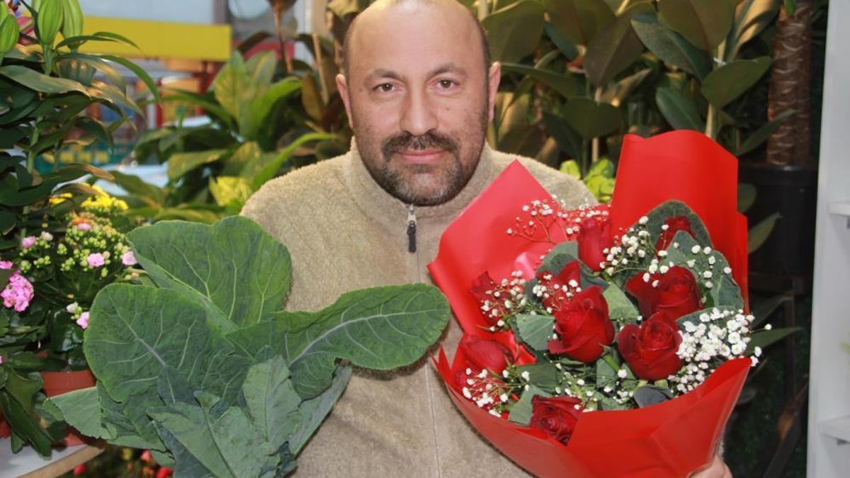 Ordulu çiçekçi Karadeniz zekasını konuşturdu! Gül buketini 'karalahana' ile süslüyor