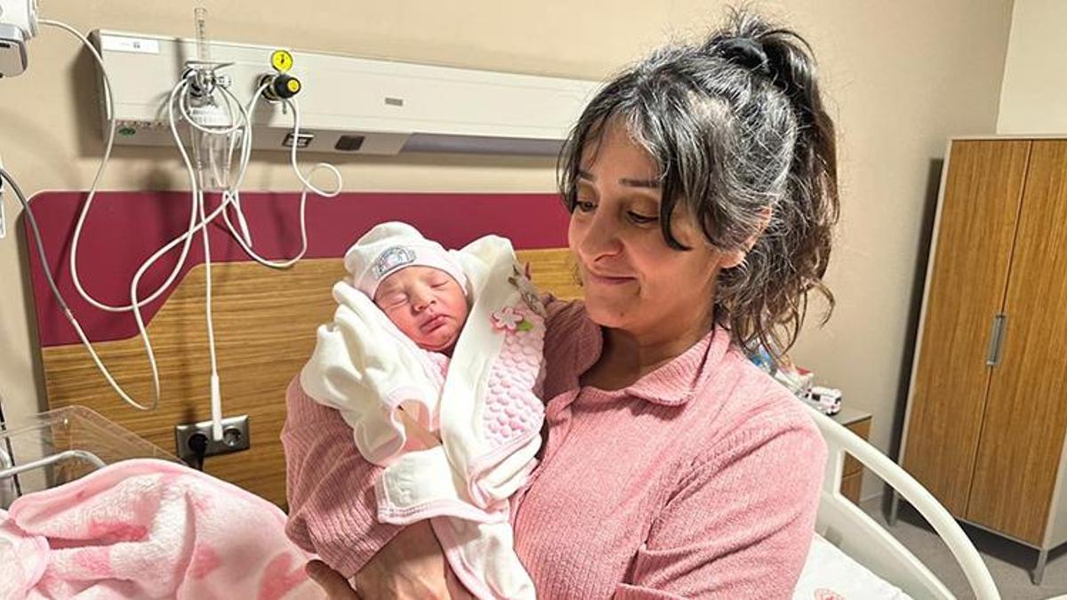 Elazığ'da 2026 yılının ilk bebekleri! Fethi Sekin Şehir Hastanesi'nden tatlı kareler