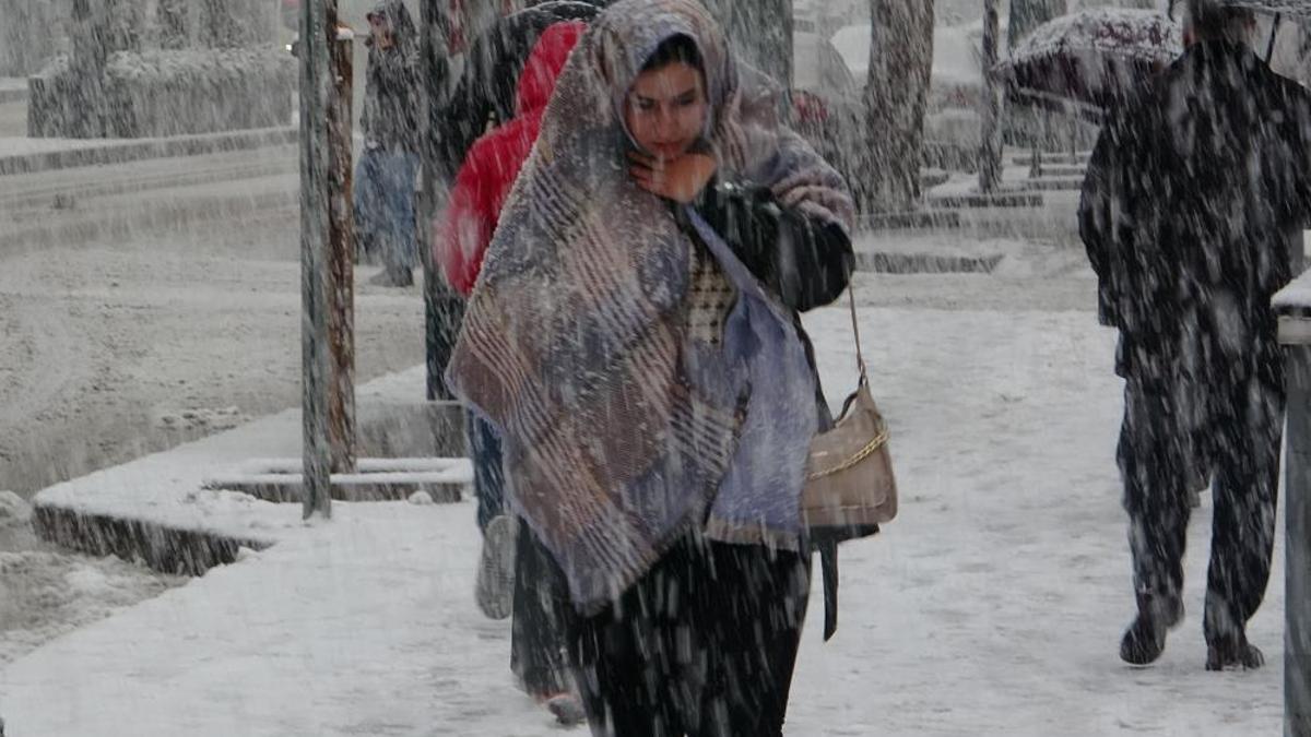 Bingöl'de okullar tatil mi? Yarın okul var mı? 2 Ocak 2026 Cuma Bingöl'de okullar tatil edildi mi? Açıklama geldi