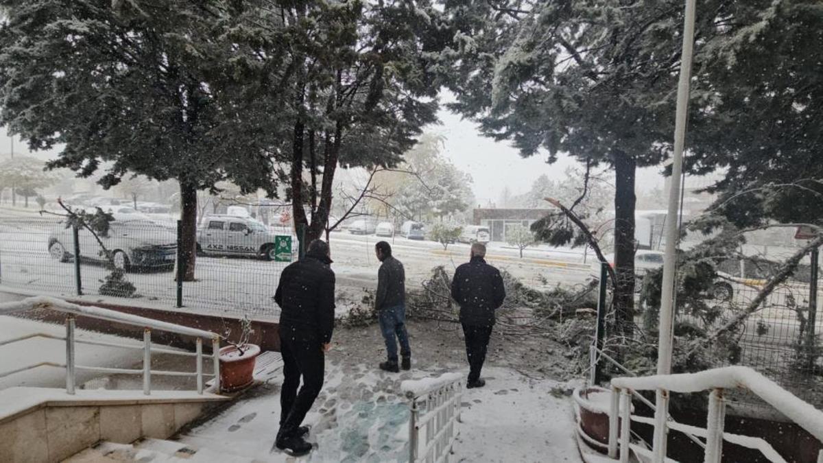 Adana’da okullar tatil mi? Yarın okul var mı? 2 Ocak 2026 Cuma Adana’da okullar tatil edildi mi? Açıklama geldi