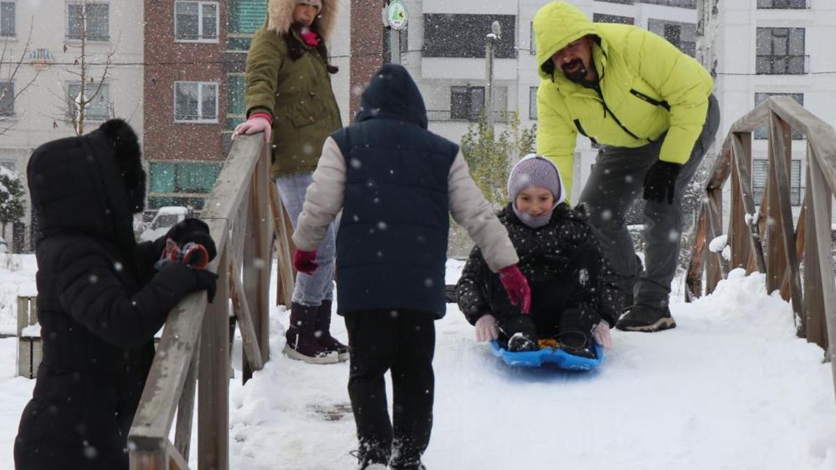 Çankırı'da okullar tatil mi? Yarın okul var mı? 2 Ocak 2026 Cuma Çankırı'da okullar tatil edildi mi? Açıklama geldi