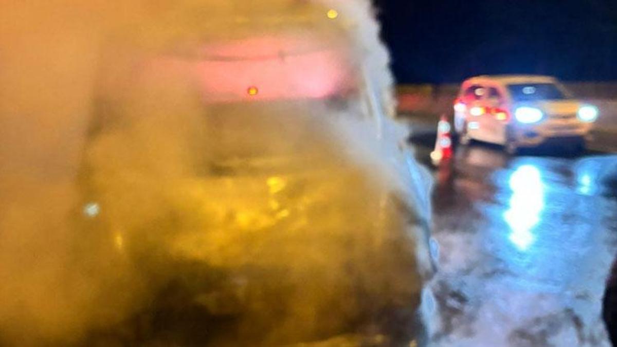 Adana Pozantı'da seyir halindeyken alev alan çekici yandı