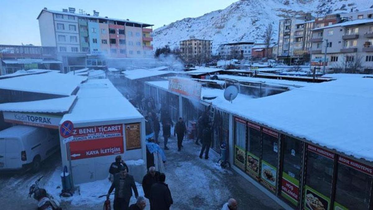 Malatya Darende’de konteyner çarşıda korkutan yangın