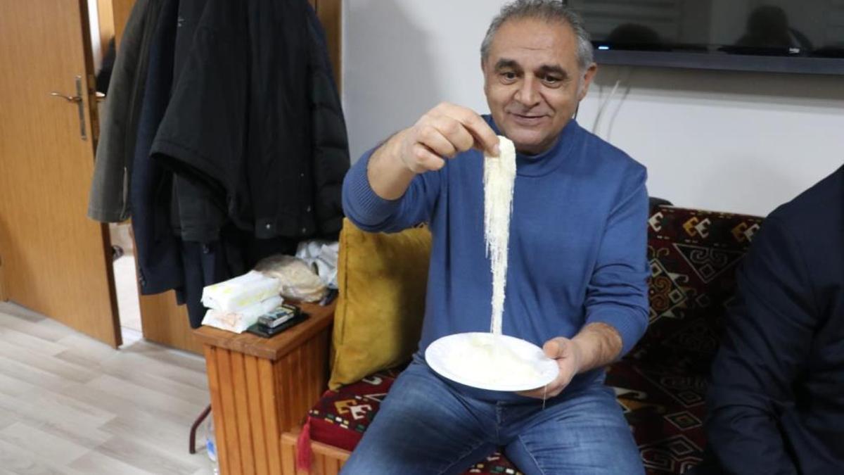 Sivas’ta kış gecelerinin vazgeçilmez lezzeti tel helva kültürü yaşatılıyor