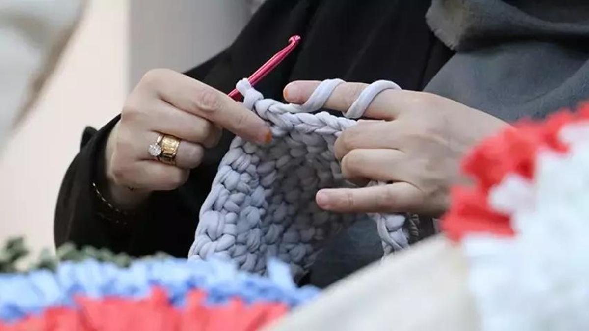 Evden ayrılmadan emeklilik hakkı! Ev hanımlarına gelir kapısını bakanlık açtı, proje başlıyor