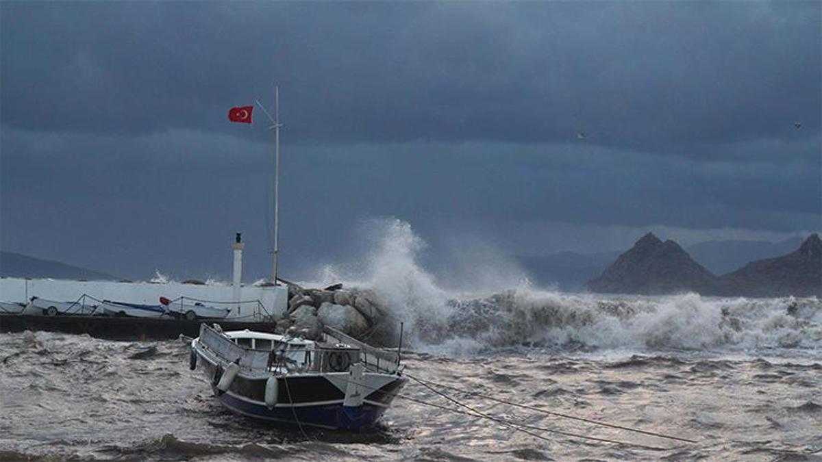 Deniz ulaşımına fırtına engeli! Bazı feribot seferleri iptal edildi