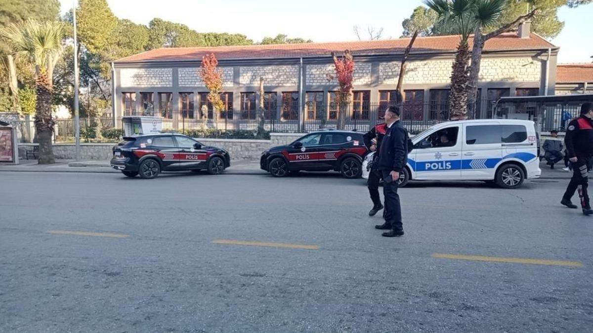 Denizli'de şüpheli çantayı sahibi buldu!