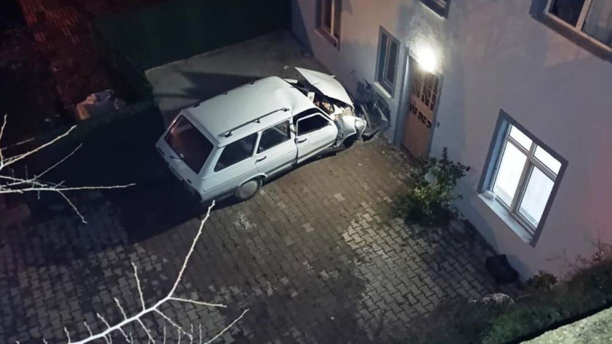 Kütahya'da evin duvarına çarptı: 1 ölü, 1 yaralı