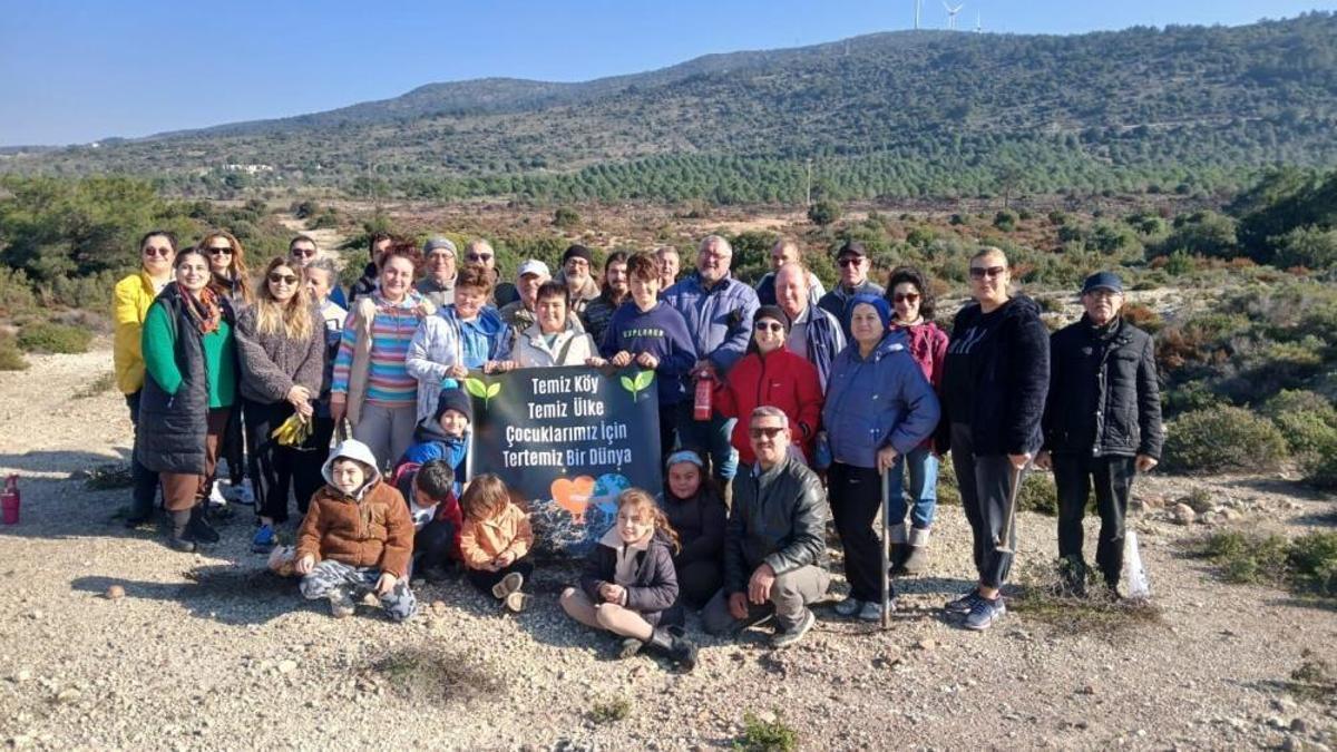Urla'da binlerce meşe palamudu hayatla buluştu!
