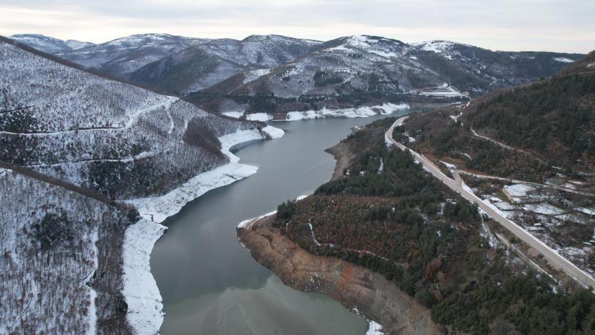 Bursa'da kar yağışları rahat nefes aldırdı! Barajlara can suyu oldu