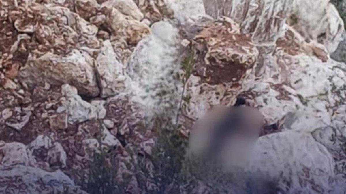 Mersin'de üzerine çıktığı duvarın çökmesi sonucu kayaların altında kalıp öldü