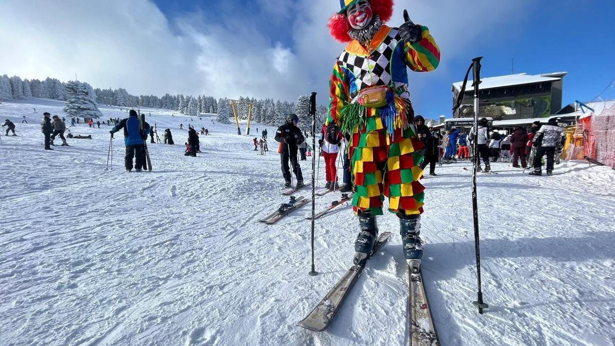 ‘Beyaz cennet’te palyaço hem kaydı hem eğlendirdi