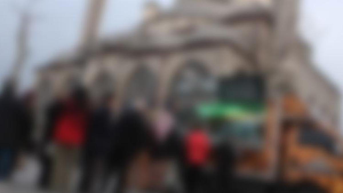 Aydın'da cami önünde 3 bin kişiye domuz eti yedirdi: Sevap mı, günah mı?