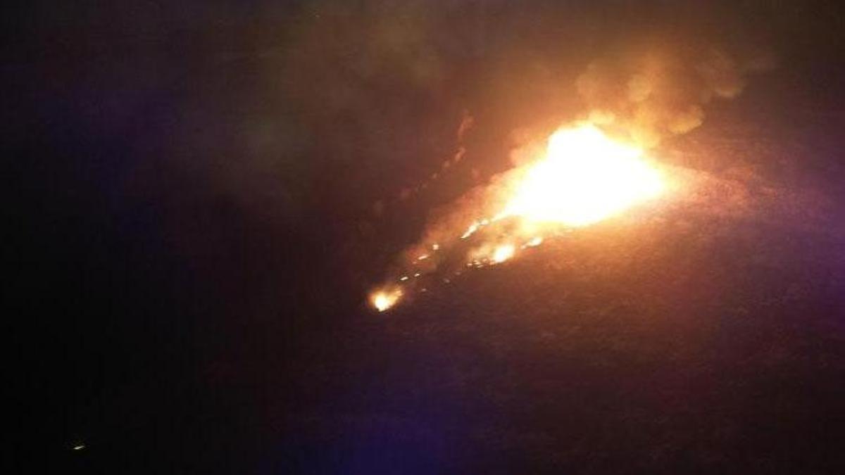 Kuruma tehlikesi yaşayan Eber Gölü'nde yangın çıktı