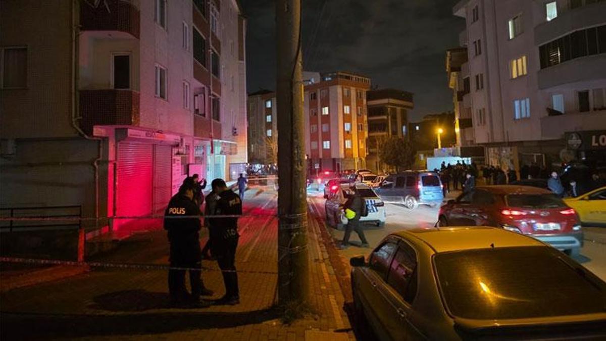 Kocaeli Gebze’de 5 katlı bina, girişinde oluşan çukur nedeniyle tahliye edildi