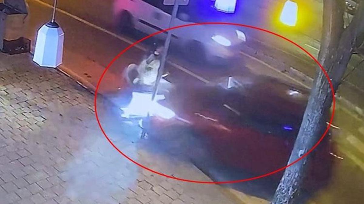 Bursa'da otomobil ile motosikletin çarpıştığı kaza kamerada: 2 yaralı