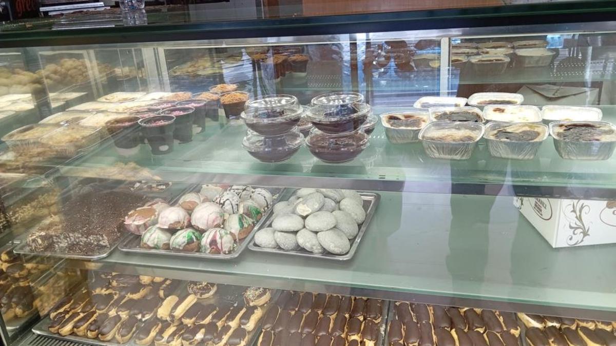 Kurabiye satın aldı! Isırınca içinden çıkan şok etti