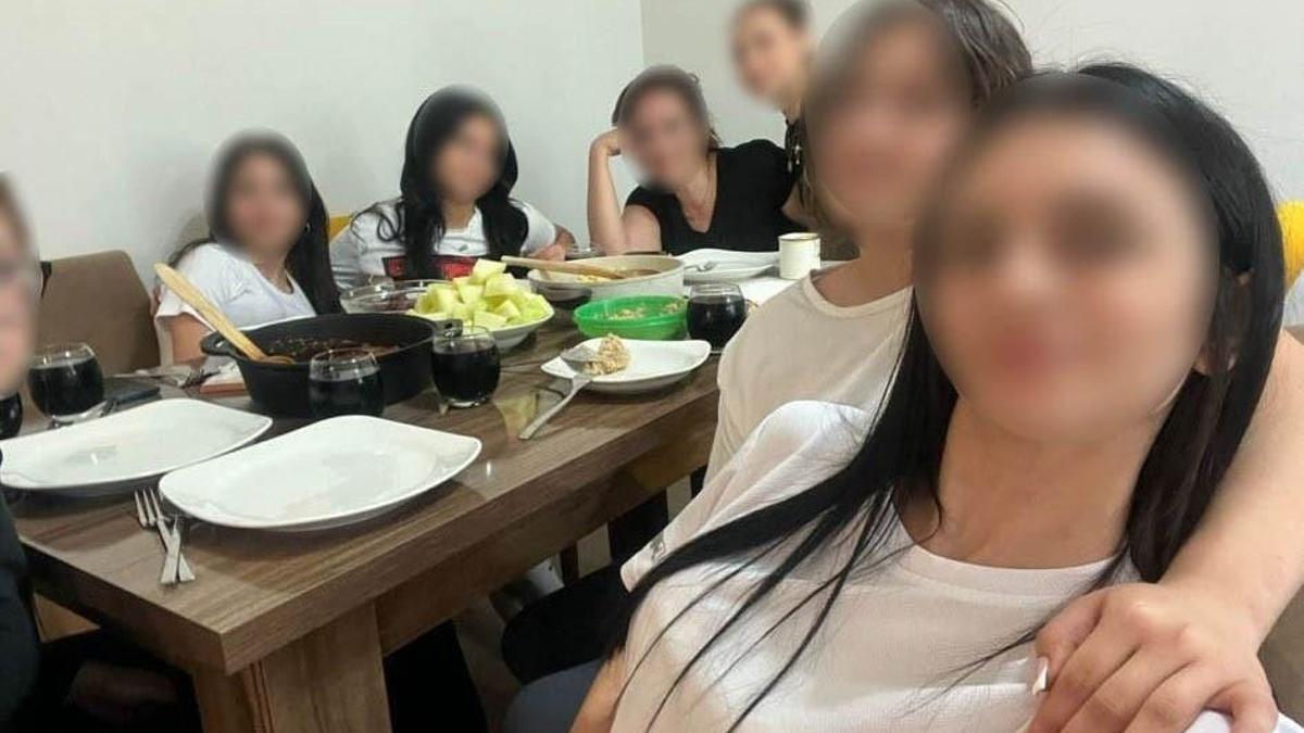 Öğretmen kendi evini öğrencilere temizletti! Ne yemek verdi ne yol parası: İzmir'de skandal