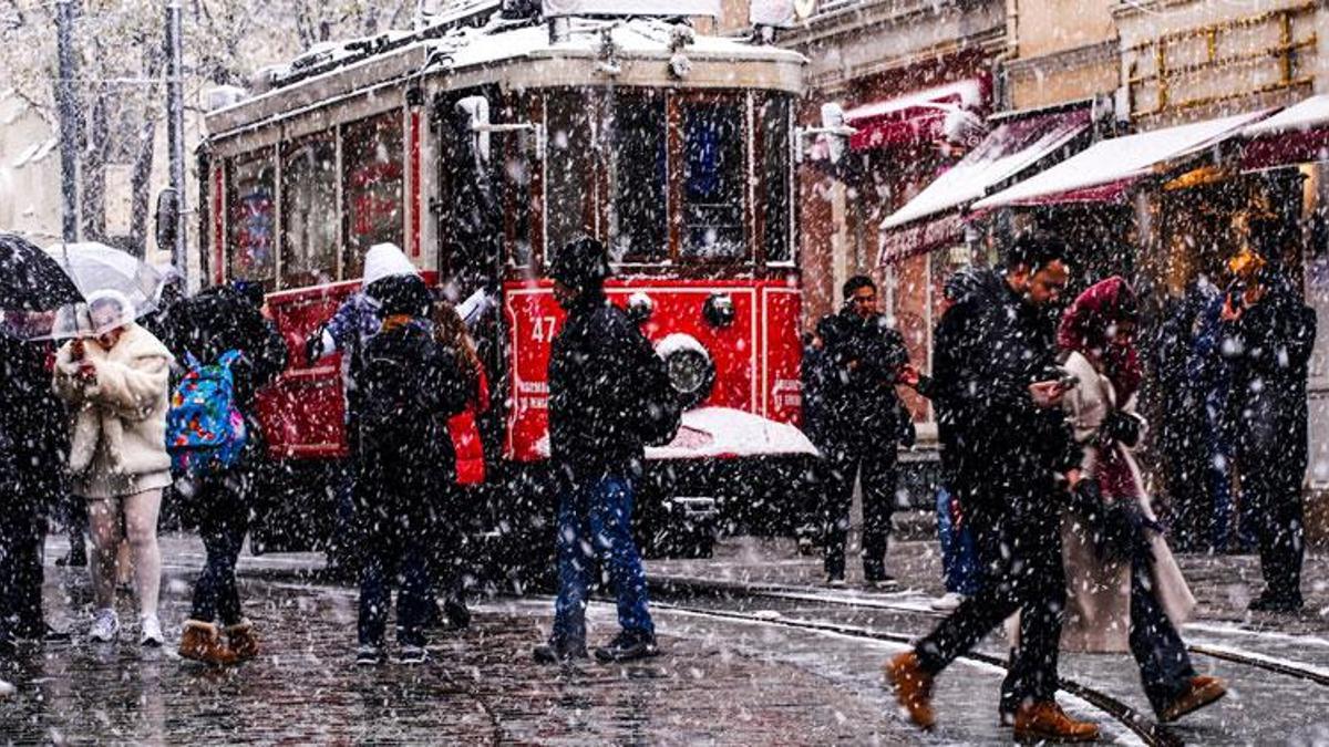 Lapa lapa kar yağışları ve sağanak yağışlar dondurucu soğuklarla beraber dönüyor! Meteoroloji 27 ili uyardı