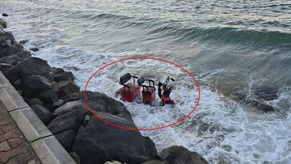 Bursa’da kontrolden çıkan elektrikli motosiklet denize düştü; 2 yaralı