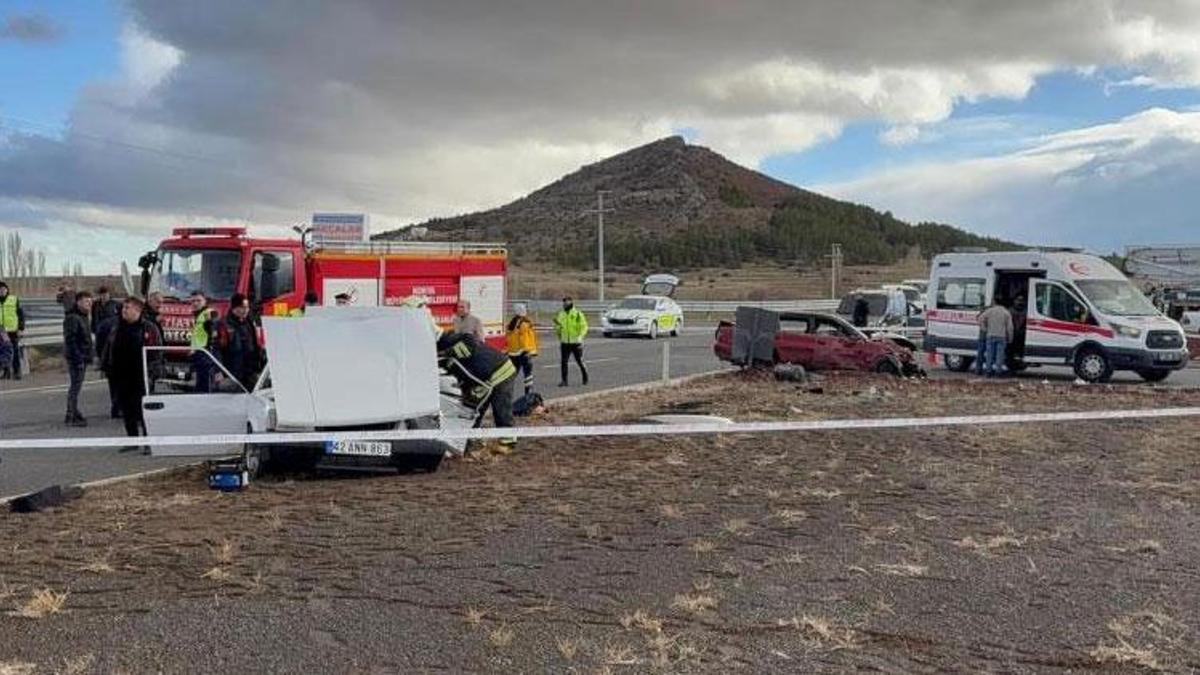 Seydişehir'de kavşakta iki otomobil çarpıştı: 1 ölü, 1 yaralı