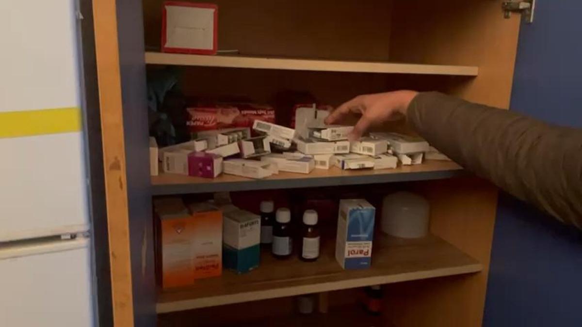 Adana'da ruhsatsız muayenehanede yüzlerce kaçak ilaç ele geçirildi