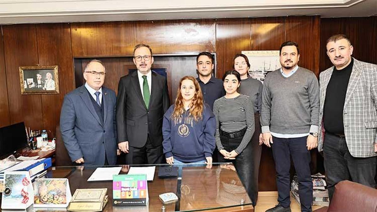 Dr. Mehmet Kasapoğlu: Gazeteciler, toplumun gören gözü, işiten kulağıdır