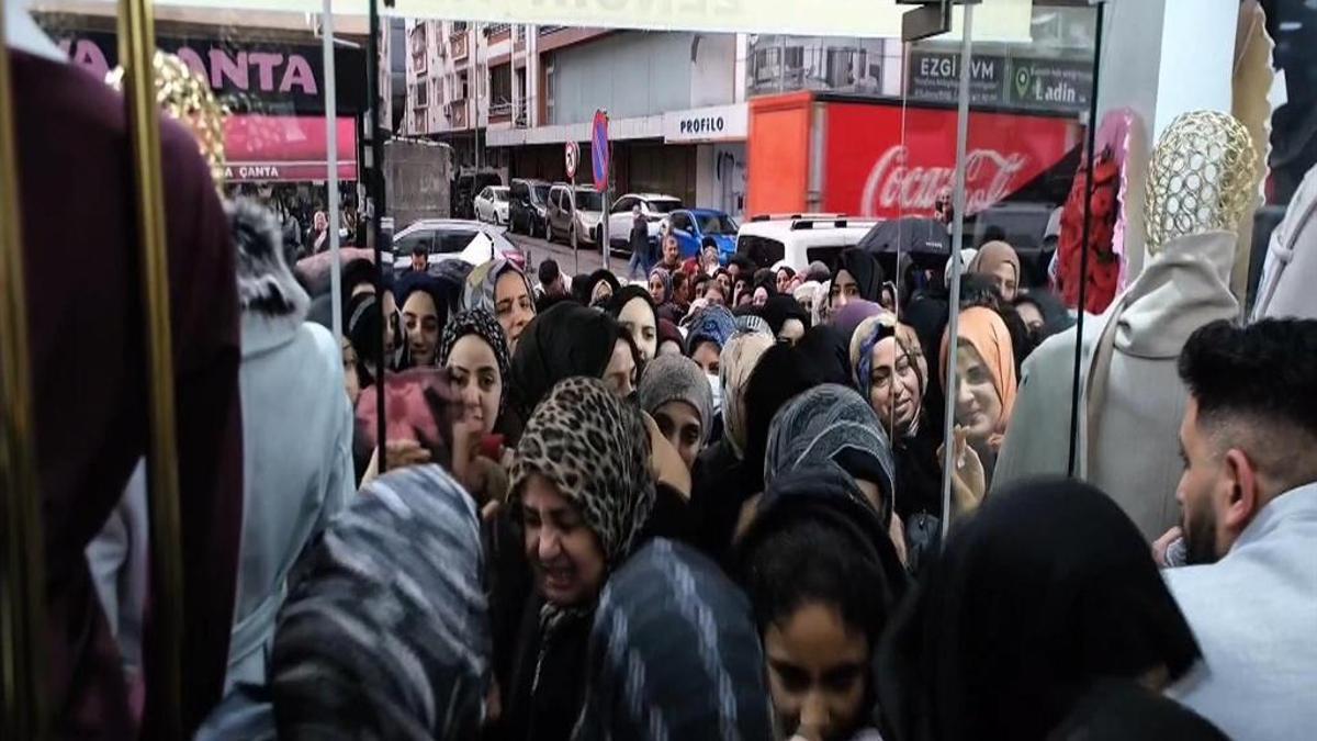 İstanbul'da mağaza açılışında izdiham! Yarı yarıya fiyatlar kapış kapış gitti