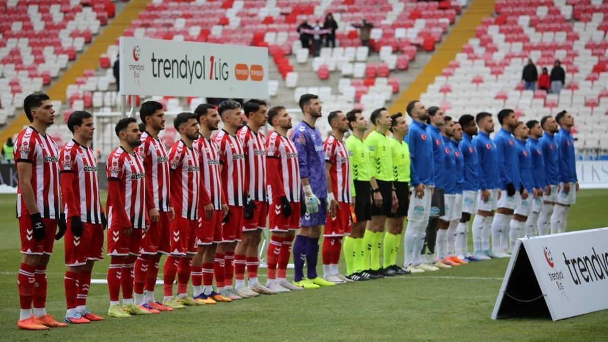 Sivasspor evinde Erzurumspor FK'ya boyun eğdi