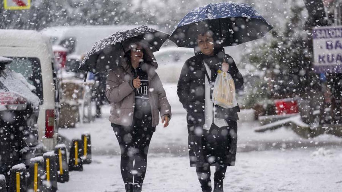 İstanbul kar yağışına teslim olacak! Dışarı çıkanlar buz kesecek