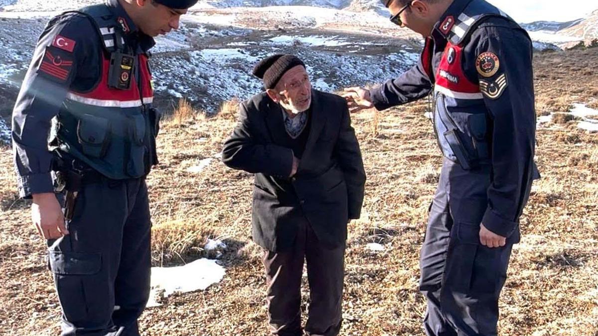 Konyalı alzheimer hastası bulundu! Jandarma araca bindirmek istediğinde hatırladığı sözler duygulandırdı