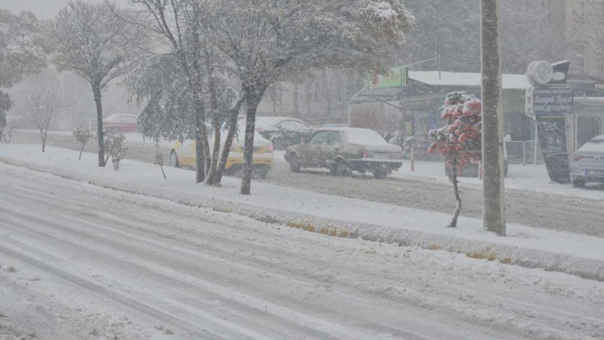 Afyon'da okullar tatil mi? Yarın okul var mı? 12 Ocak 2026 Pazartesi Afyon'da okullar tatil edildi mi? Açıklama geldi